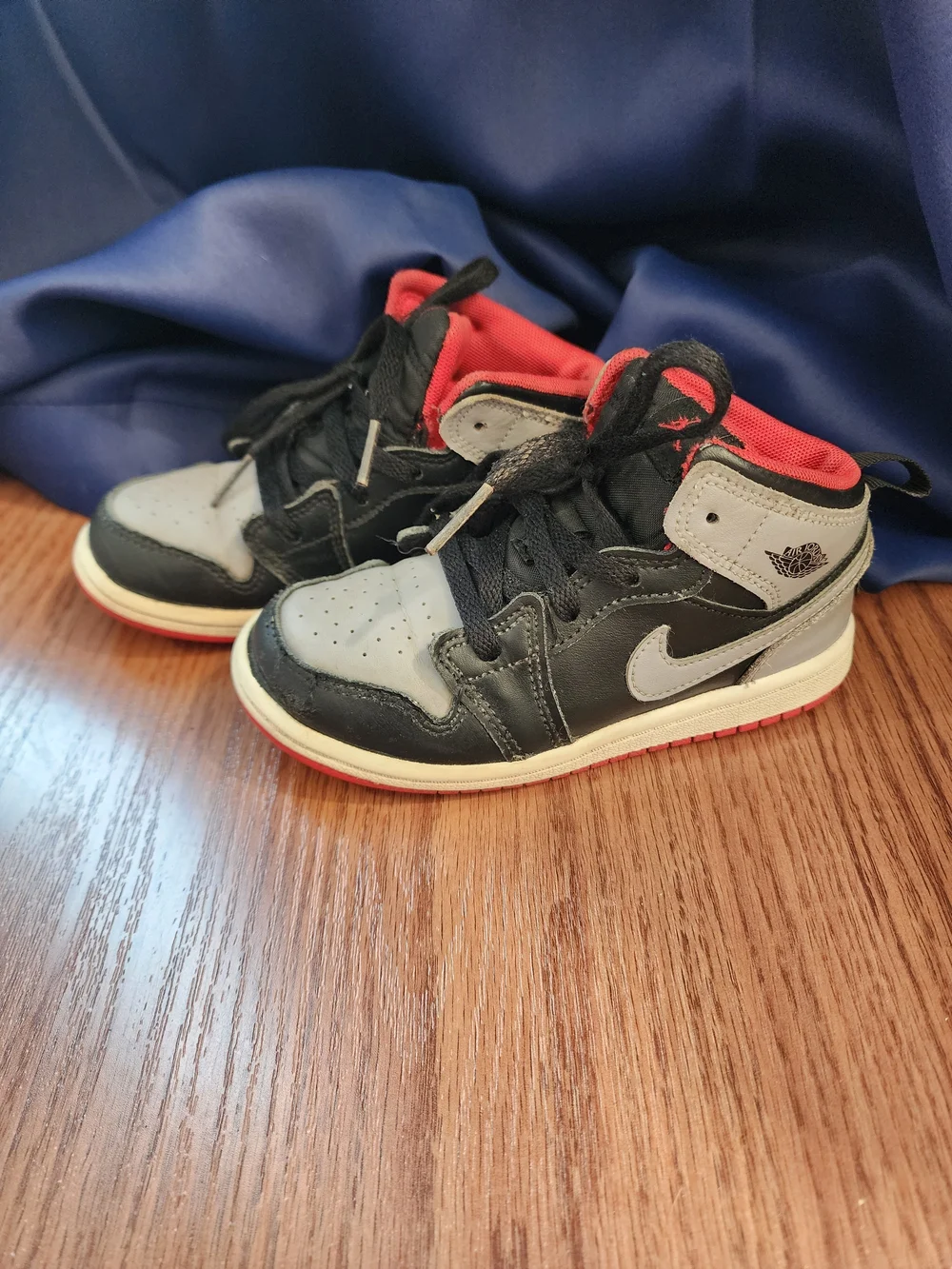 Nike Air Jordan 1 Mid High-Top Sneakers